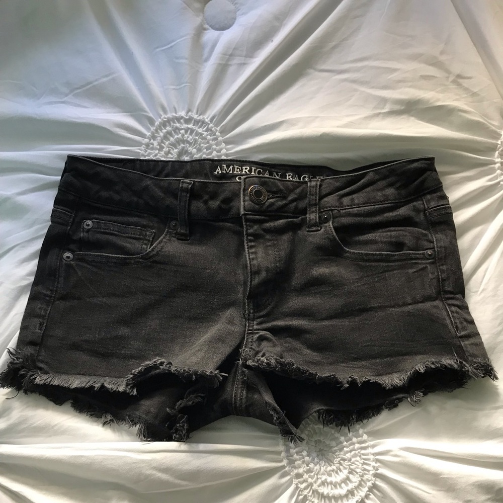 American Eagle black shorts